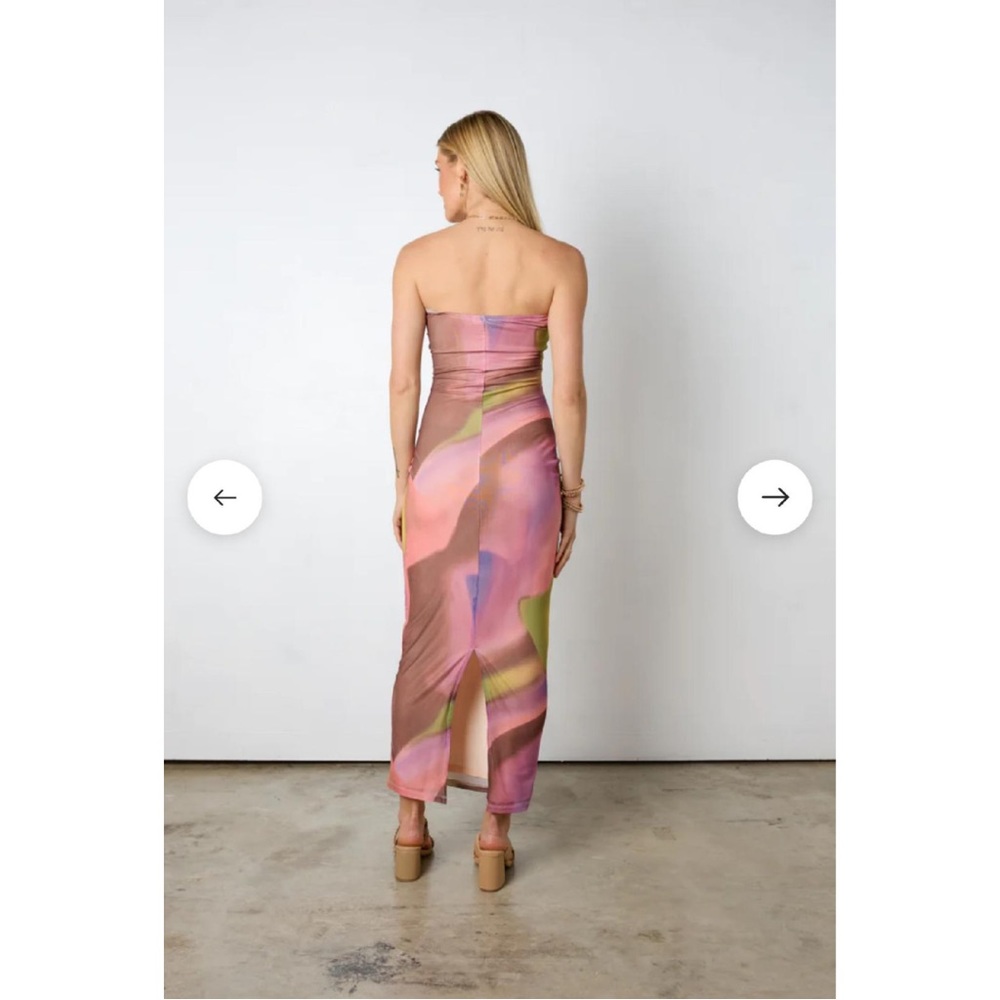 Vestique | Optical Illusion Dress - Picture 3 of 3